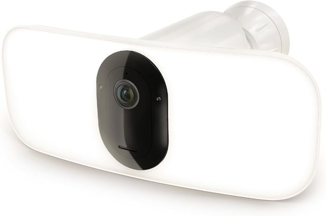 Arlo Wireless Floodlight Security Camera 2K HDR